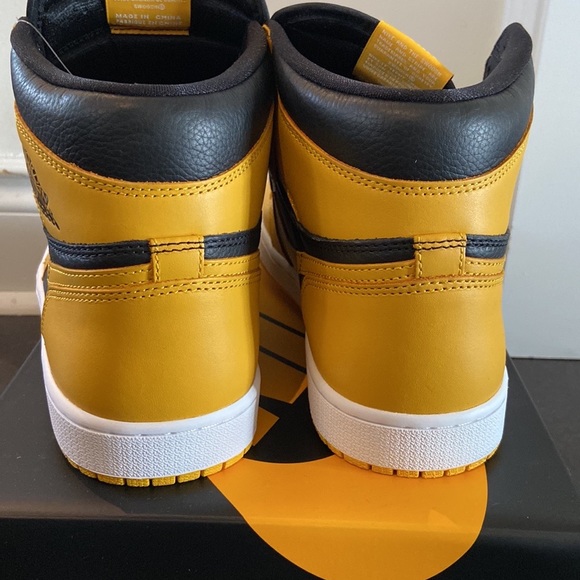 AIR JORDAN 1 HIGH RETRO OG “POLLEN” - Picture 5 of 8